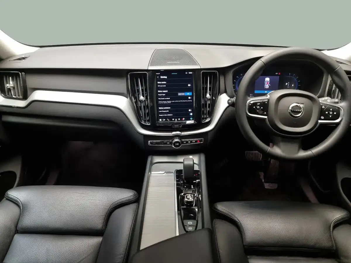 2023-volvo-xc60-20-b5-plus-big-8