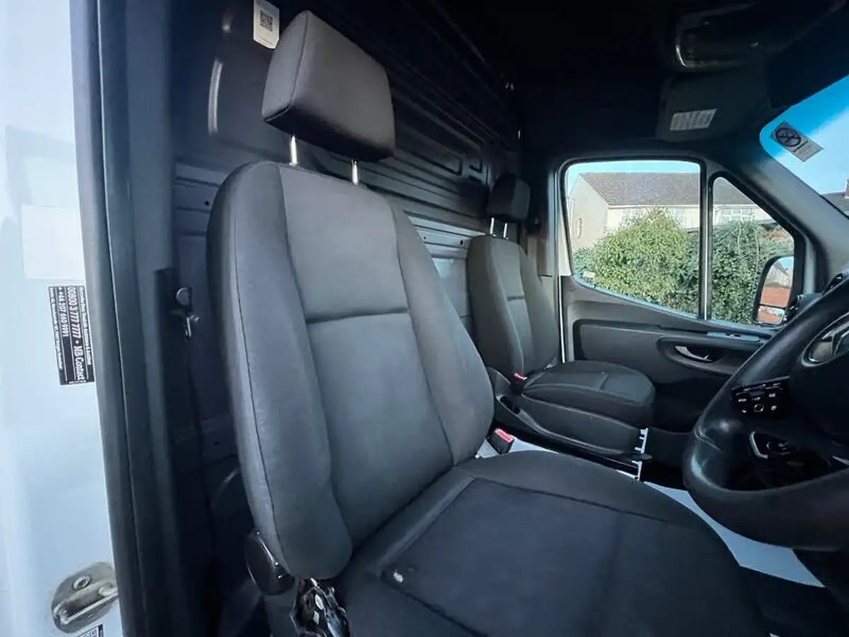 2018-mercedes-benz-sprinter-21cdi-311-l2h1-panel-van-rwd-eco-gear-360-big-6