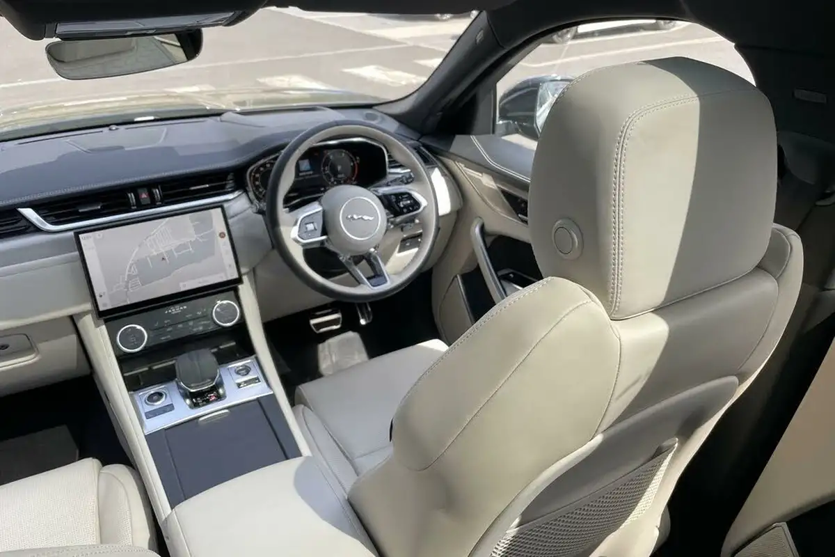 2024-jaguar-f-pace-20-d200-r-dynamic-se-black-90th-anniversary-edition-big-37