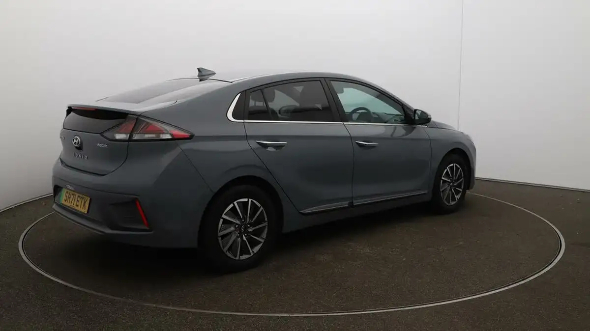 2022-hyundai-ioniq-e-premium-se-electric-big-44