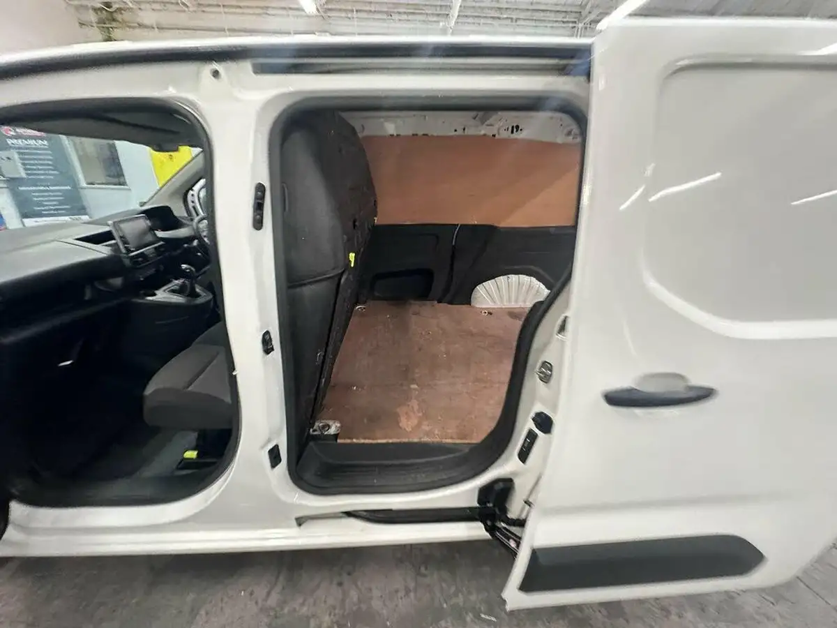 2019-peugeot-partner-15-bluehdi-1000-professional-100ps-eu6dt-panel-big-47