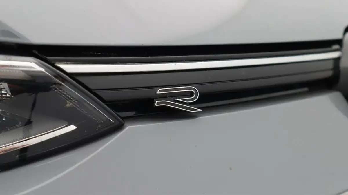 2021-volkswagen-golf-big-42