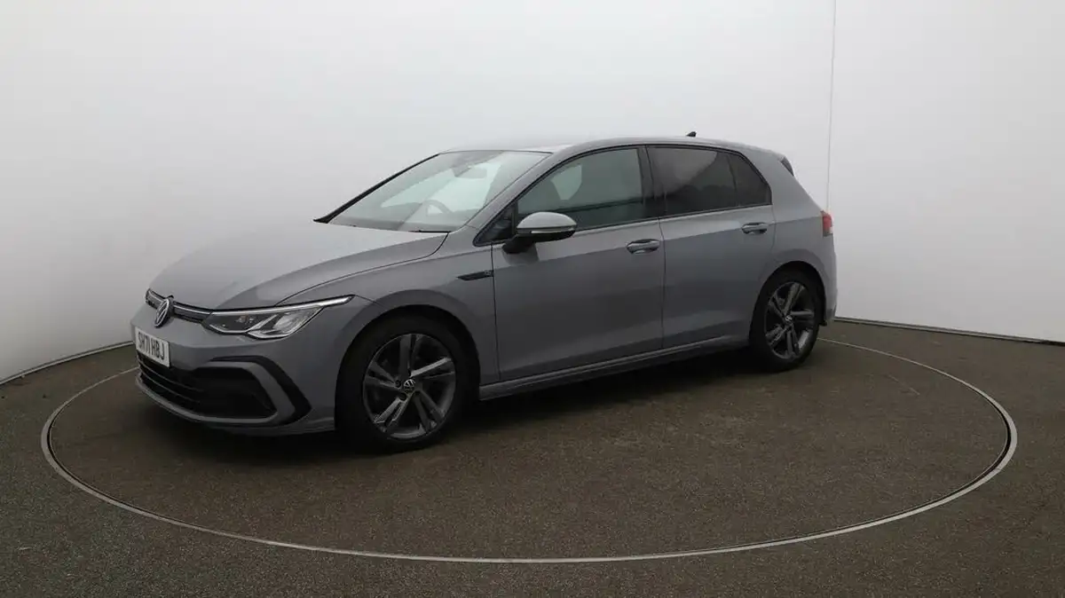 2021-volkswagen-golf-big-63