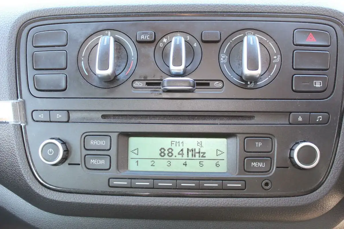 2015-skoda-citigo-10-se-5d-big-28