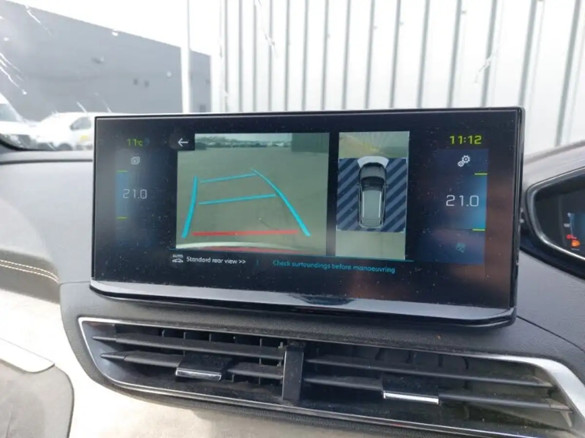 2022-peugeot-3008-suv-16-puretech-gt-premium-225bhp-hybrid-e-eat8-big-10