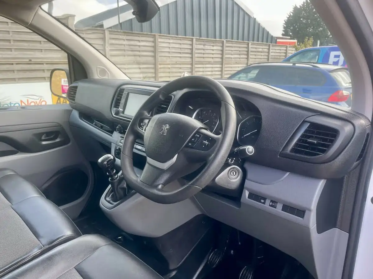 2018-peugeot-expert-16bluehdi-professional-standard-1000-115-ss-big-12