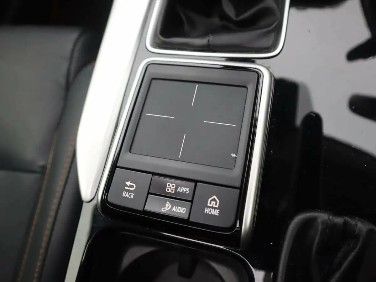2018-mitsubishi-eclipse-cross-15-first-edition-big-21