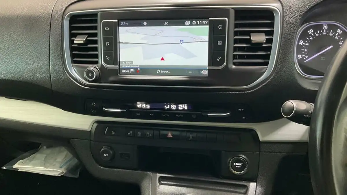 2017-peugeot-traveller-20-bluehdi-allure-180ps-compactss-eat6-big-5