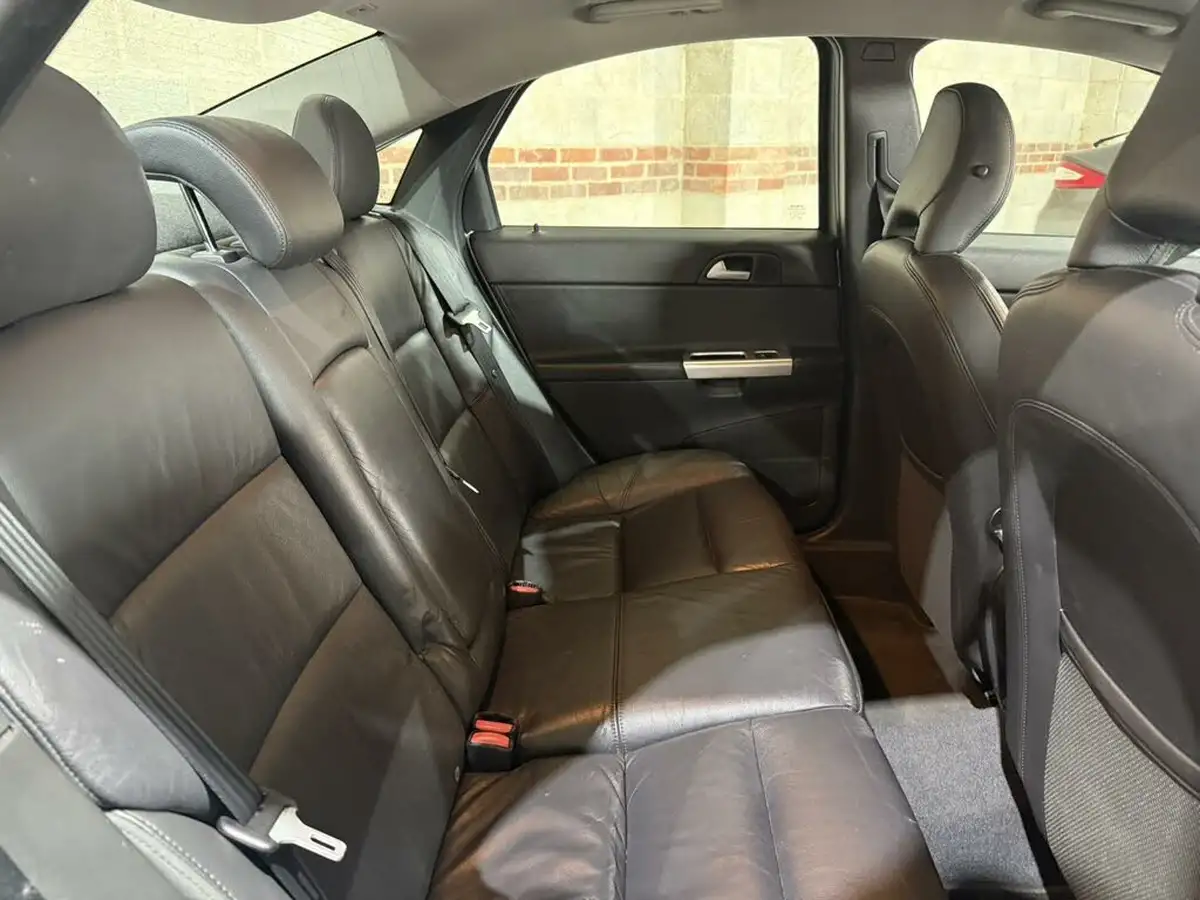 2011-volvo-s40-20td-d3-se-lux-148bhp-big-18