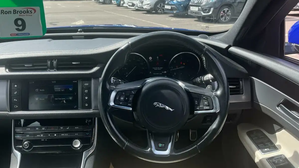 2016-jaguar-xf-20td-r-sport-180ps-auto-big-5