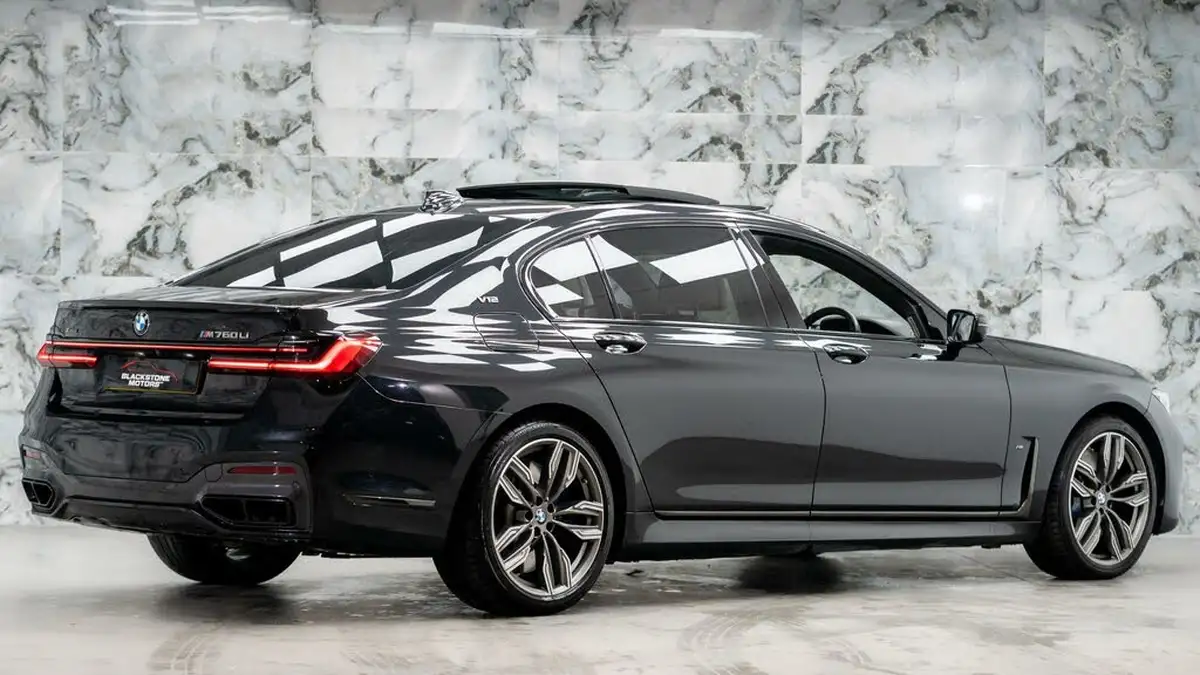 2020-bmw-7-series-66-m760li-big-5