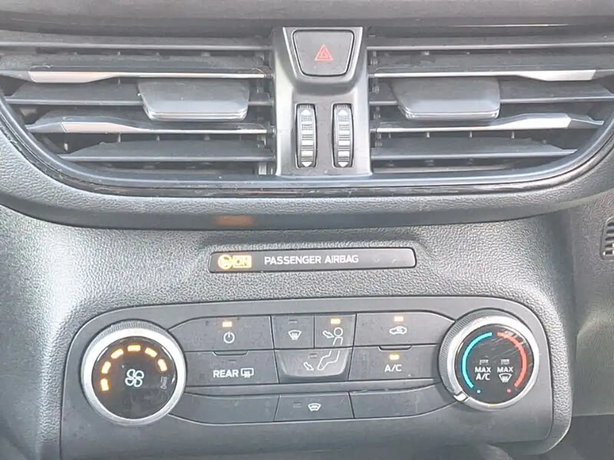 2020-ford-focus-10t-st-line-hatchback-big-10
