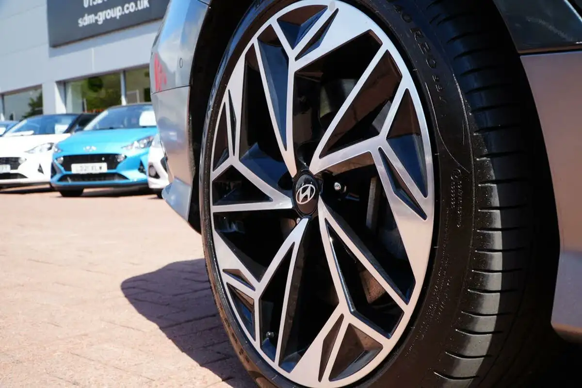 2024-hyundai-ioniq-6-e-ultimate-325ps-dual-motor-awd-big-41