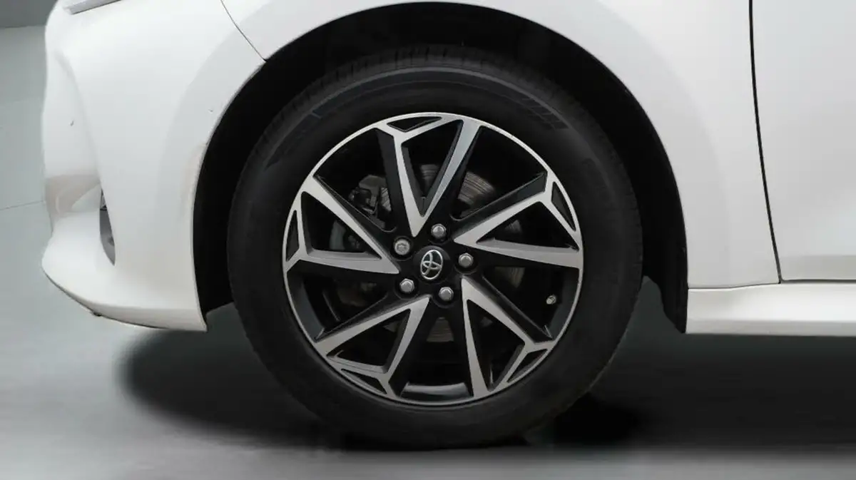 2021-toyota-yaris-15-vvt-i-design-big-18