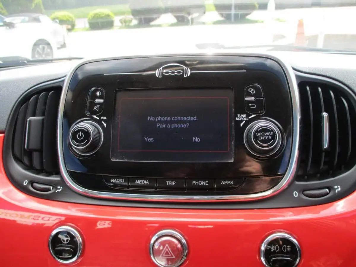 2017-fiat-500-12-lounge-big-12