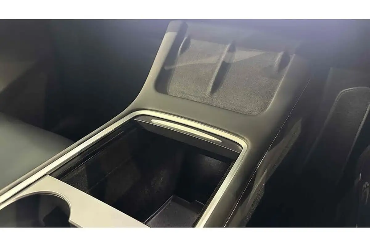 2022-tesla-model-y-e-long-range-big-44
