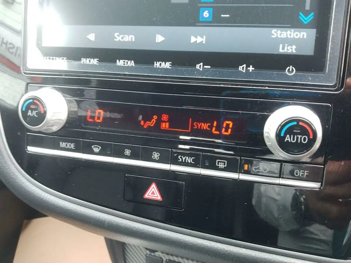 2019-mitsubishi-outlander-24-dynamic-phev-big-39