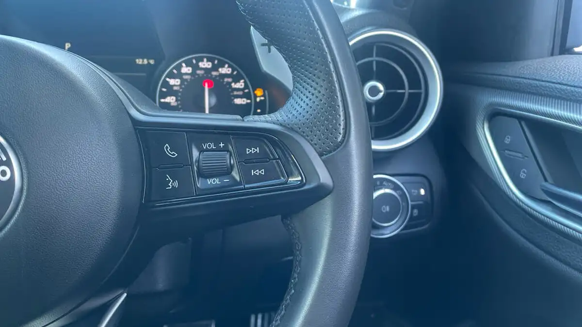 2022-alfa-romeo-giulia-20-sprint-197bhp-big-23