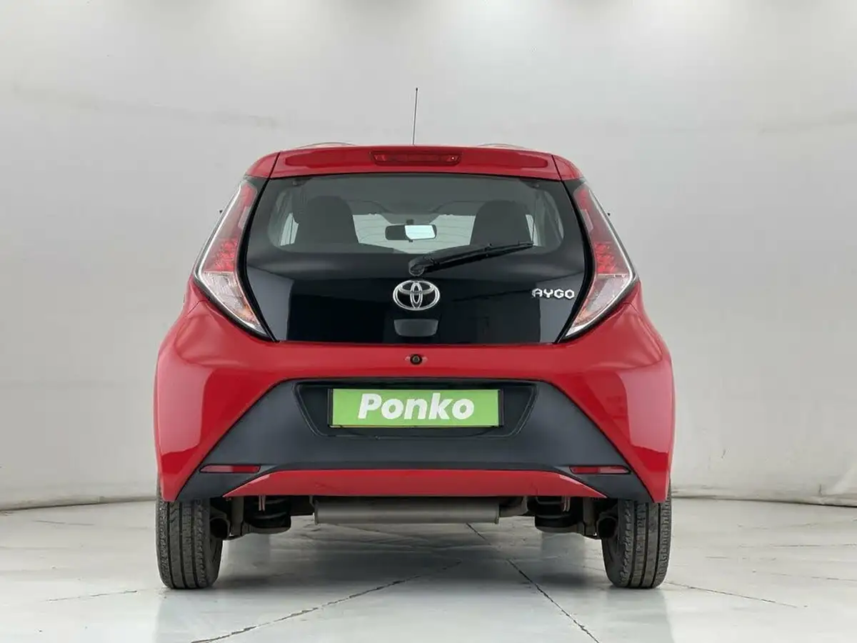 2015-toyota-aygo-10-vvt-i-x-play-3d-big-16