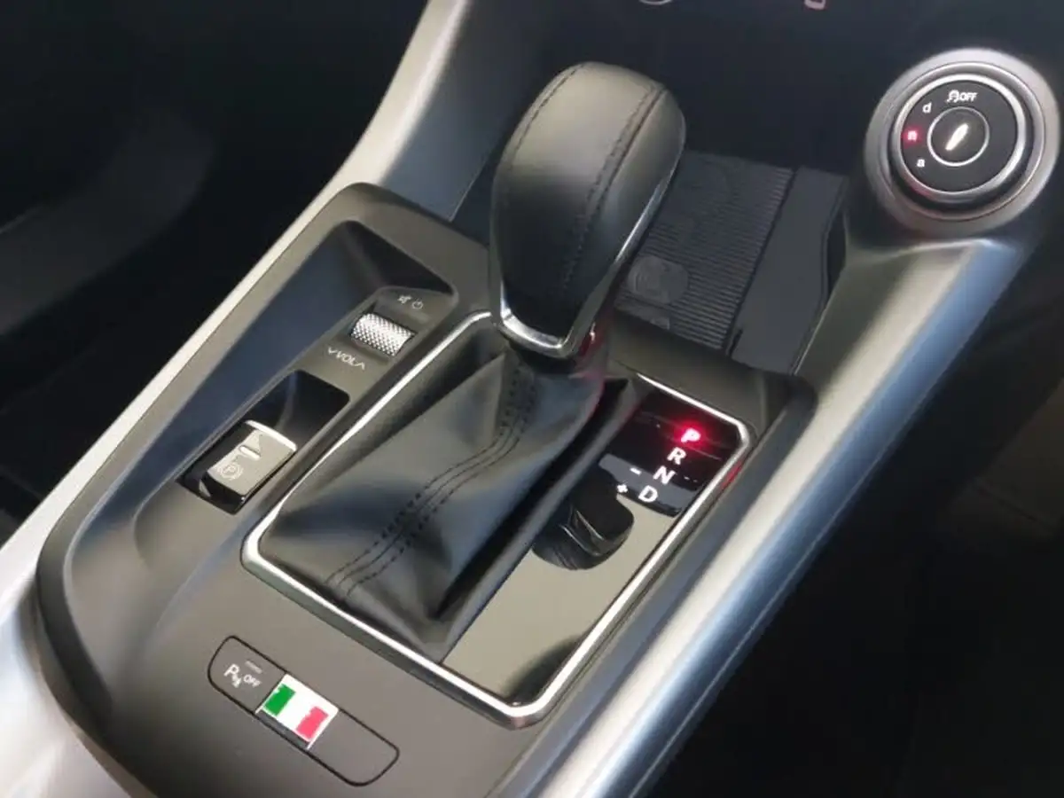 2024-alfa-romeo-tonale-15-sprint-big-14