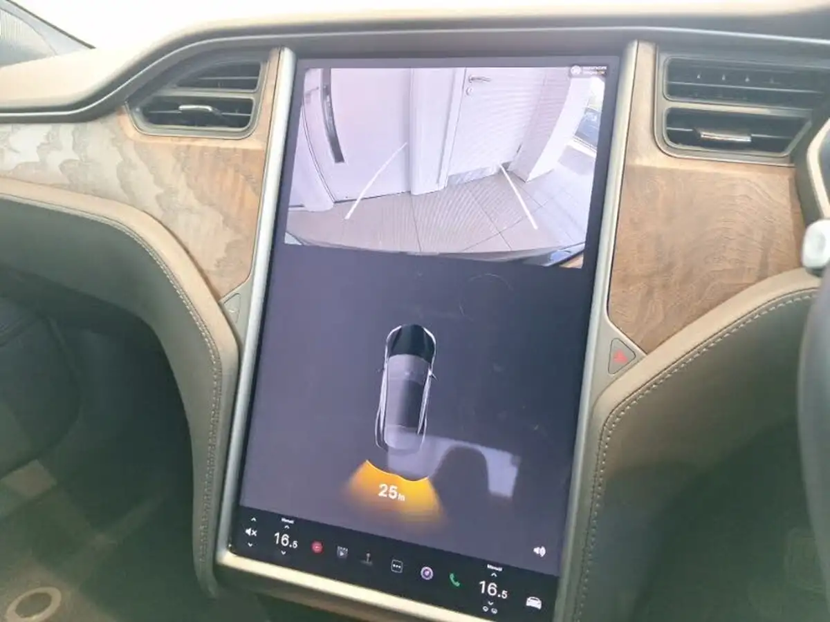 2020-tesla-model-s-e-long-range-big-16