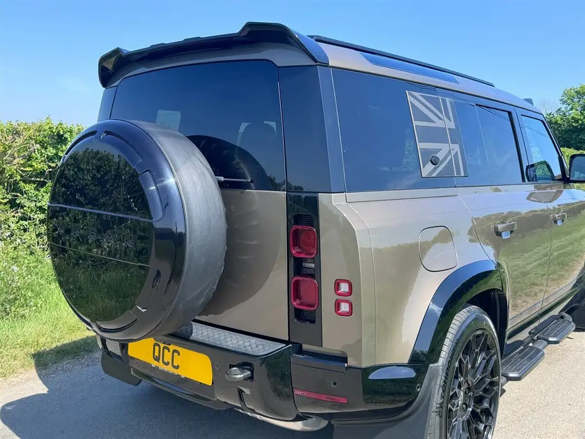 2023-land-rover-110-defender-30-d250-xs-edition-big-31