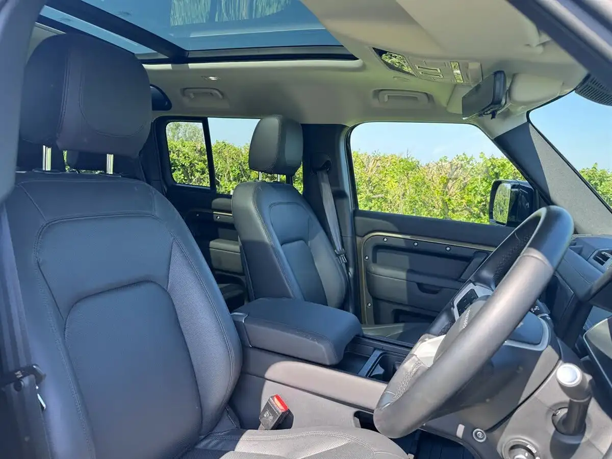 2023-land-rover-110-defender-30-d250-xs-edition-big-7