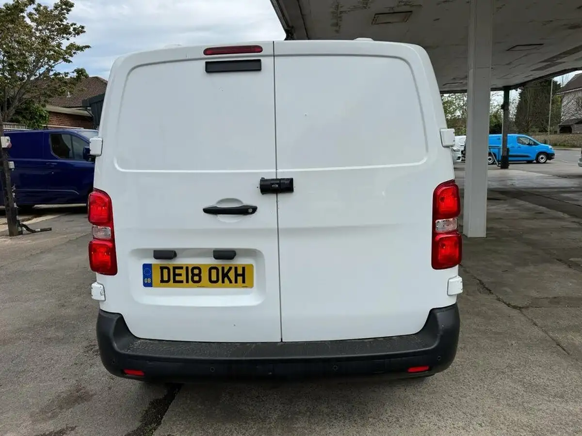 2018-peugeot-expert-20-bluehdi-professional-standard-1400-panel-big-4