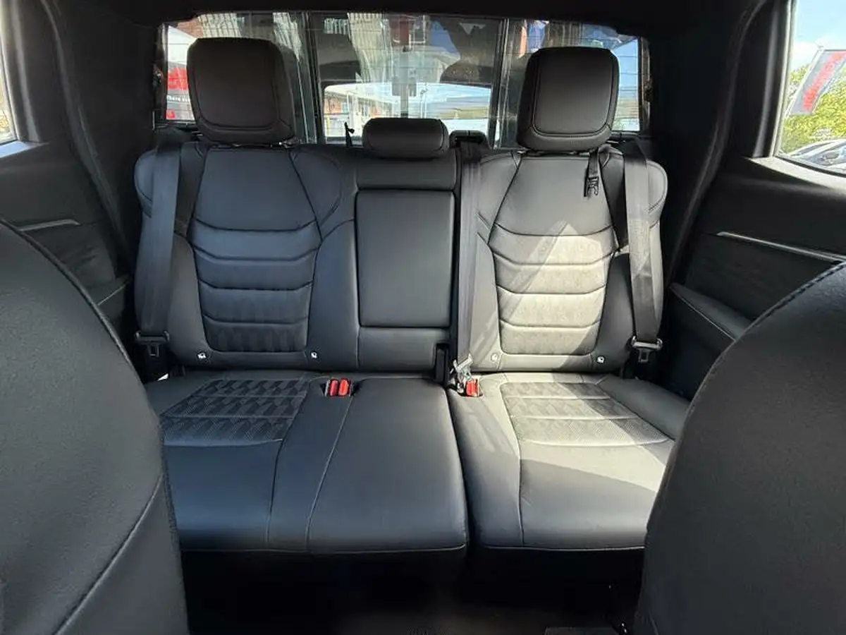 2025-isuzu-d-max-19td-dl40-auto-big-25