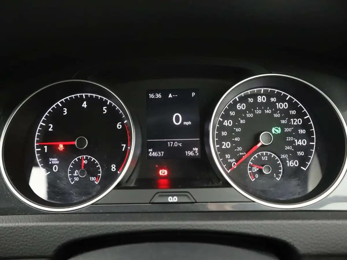 2019-volkswagen-golf-15-tsi-se-nav-130ps-hatchback-5d-dsg-big-10