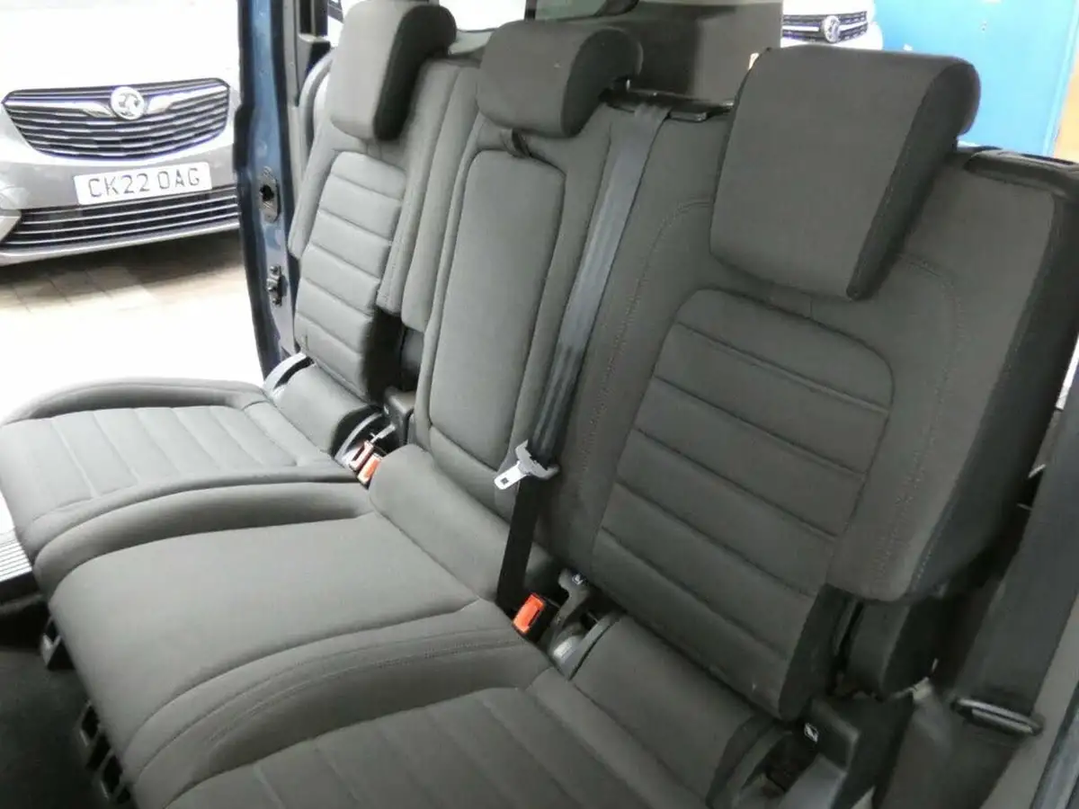 2020-ford-grand-tourneo-connect-15-titanium-powershift-big-13