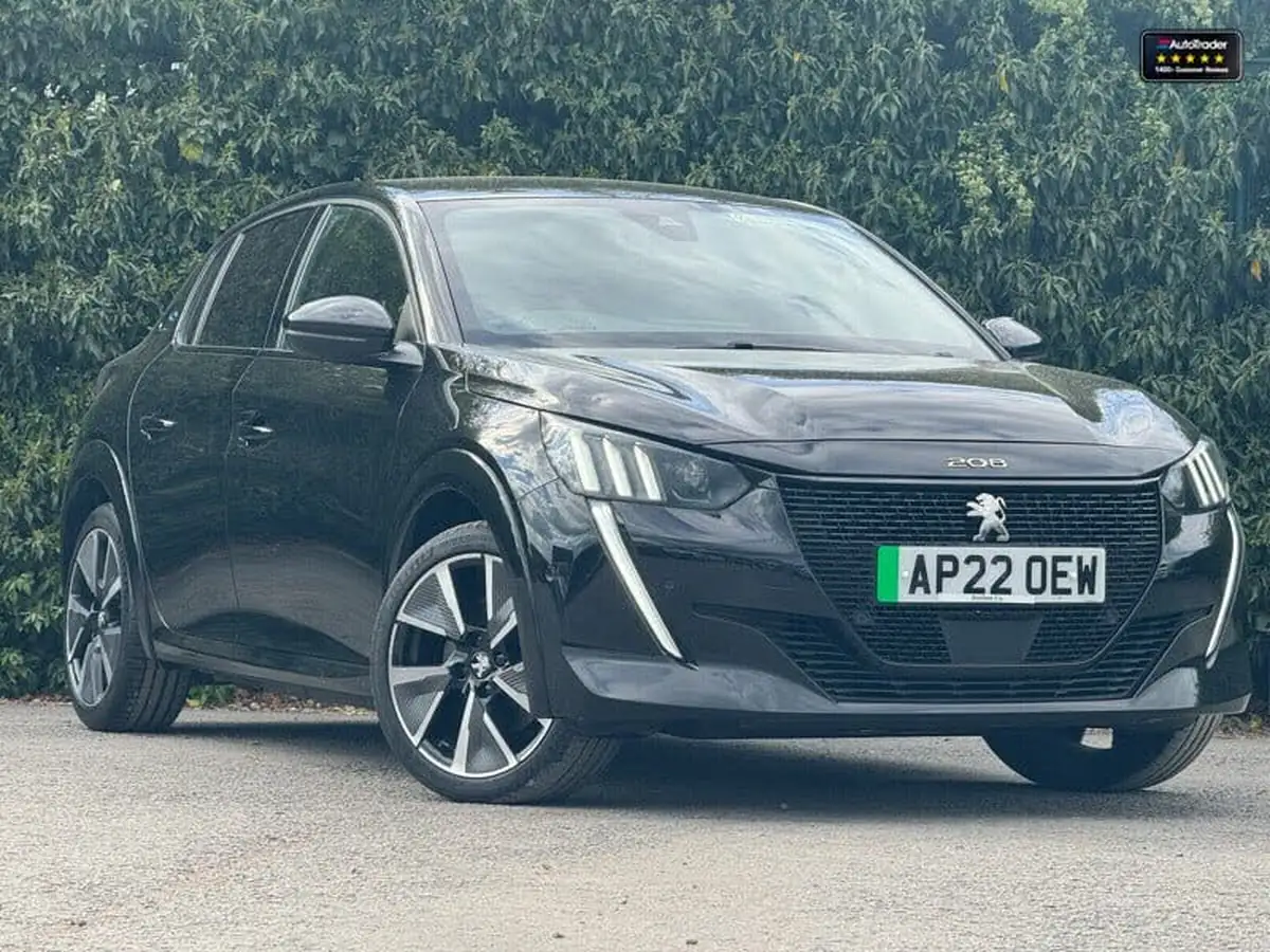 2022-peugeot-208-e-gt-premium-big-1