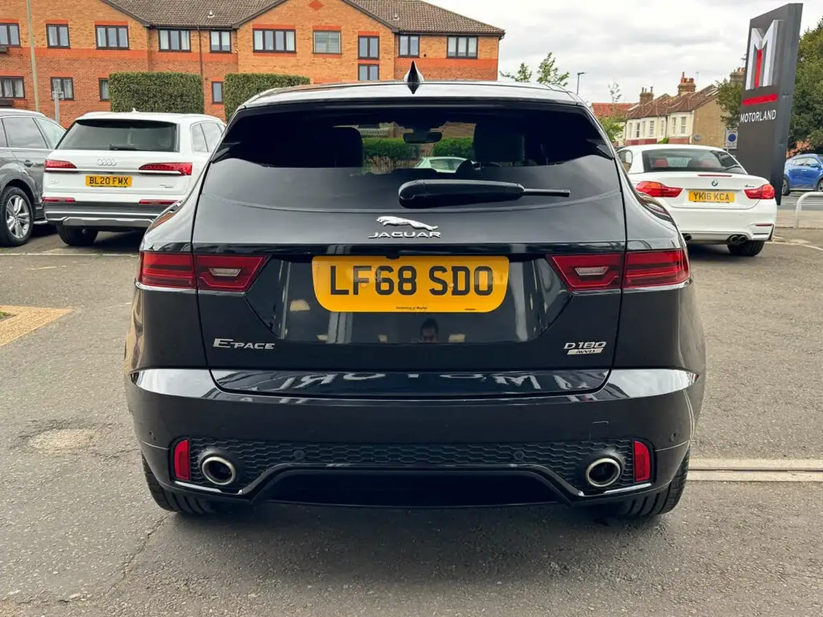 2018-jaguar-e-pace-20-i4d-r-dynamic-se-180ps-ss-big-6