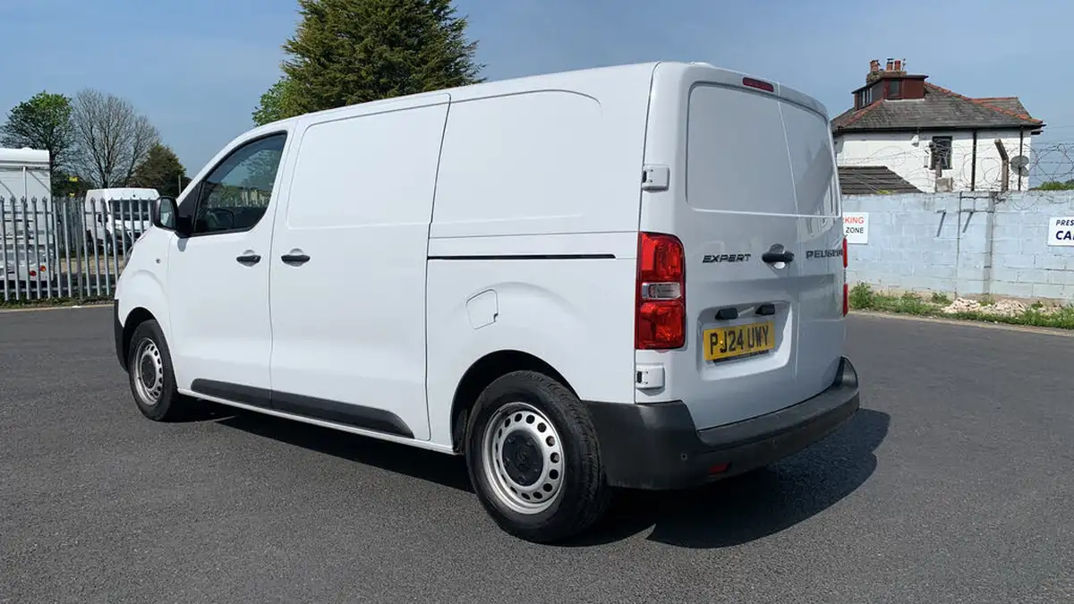 2024-peugeot-expert-20-bluehdi-professional-standard-panel-big-4