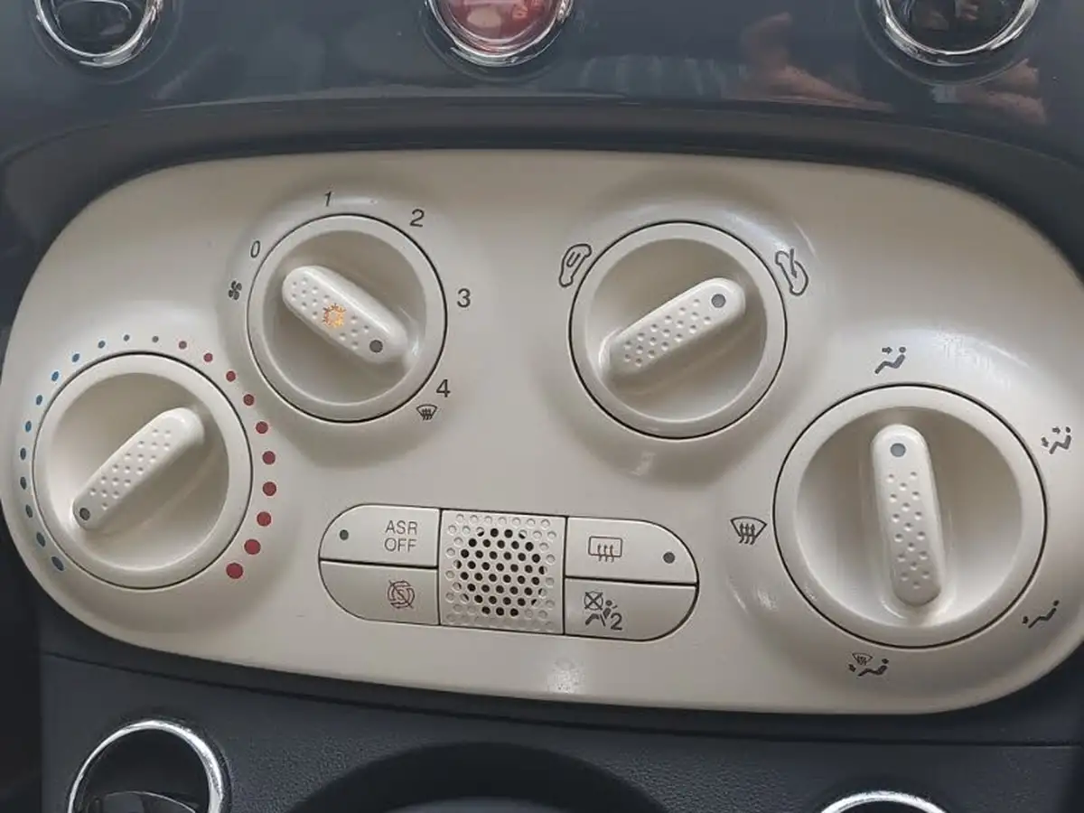 2019-fiat-500-09-twinair-lounge-big-12