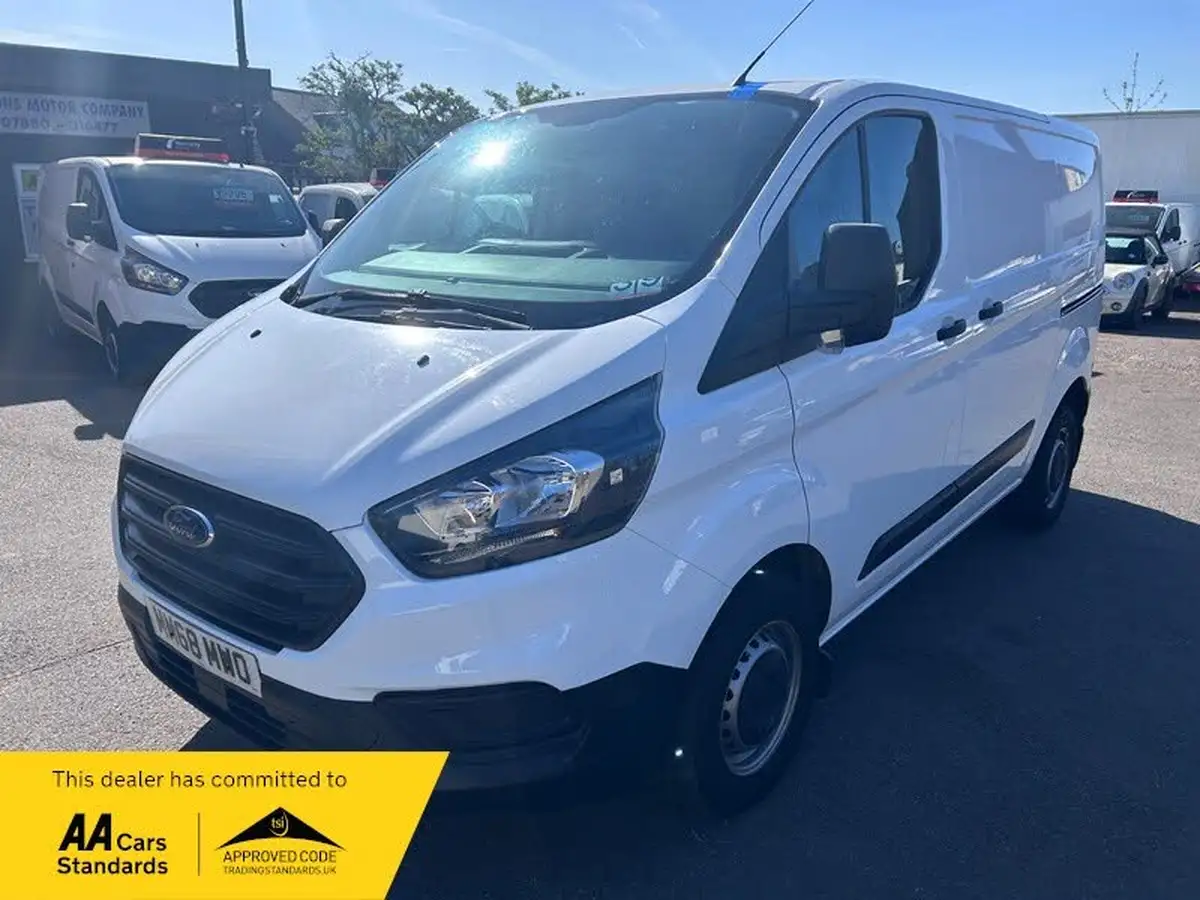 2018-ford-transit-custom-20tdci-300-l1h1-105pseu6-panel-van-big-7