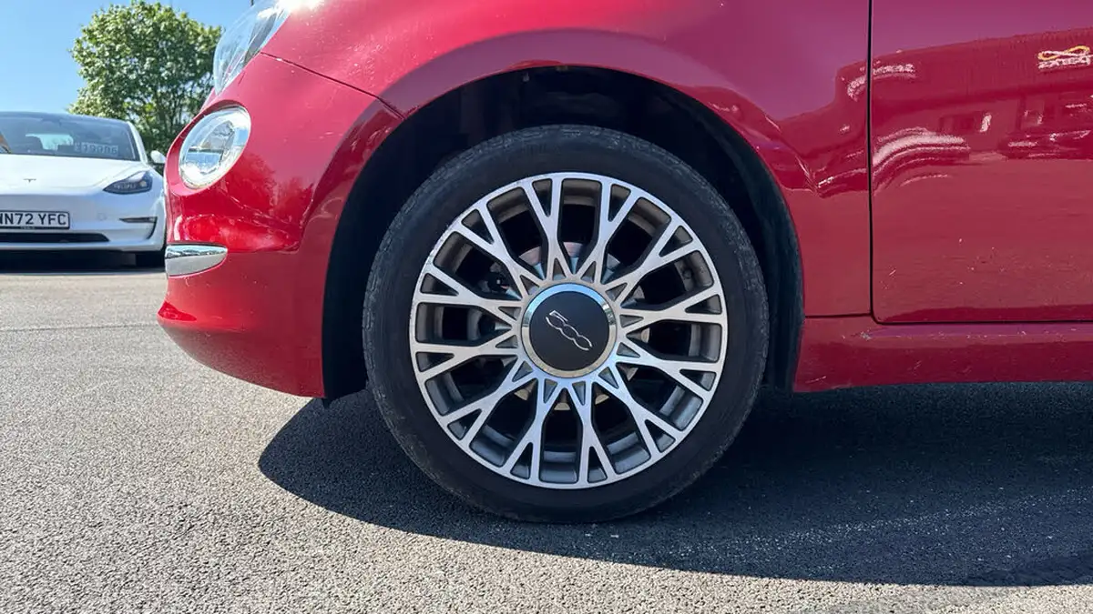 2022-fiat-500-10-dolcevita-big-16