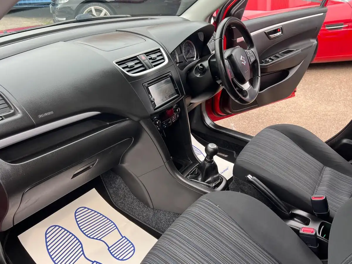 2016-suzuki-swift-12-sz4-94ps-nav-5d-big-33