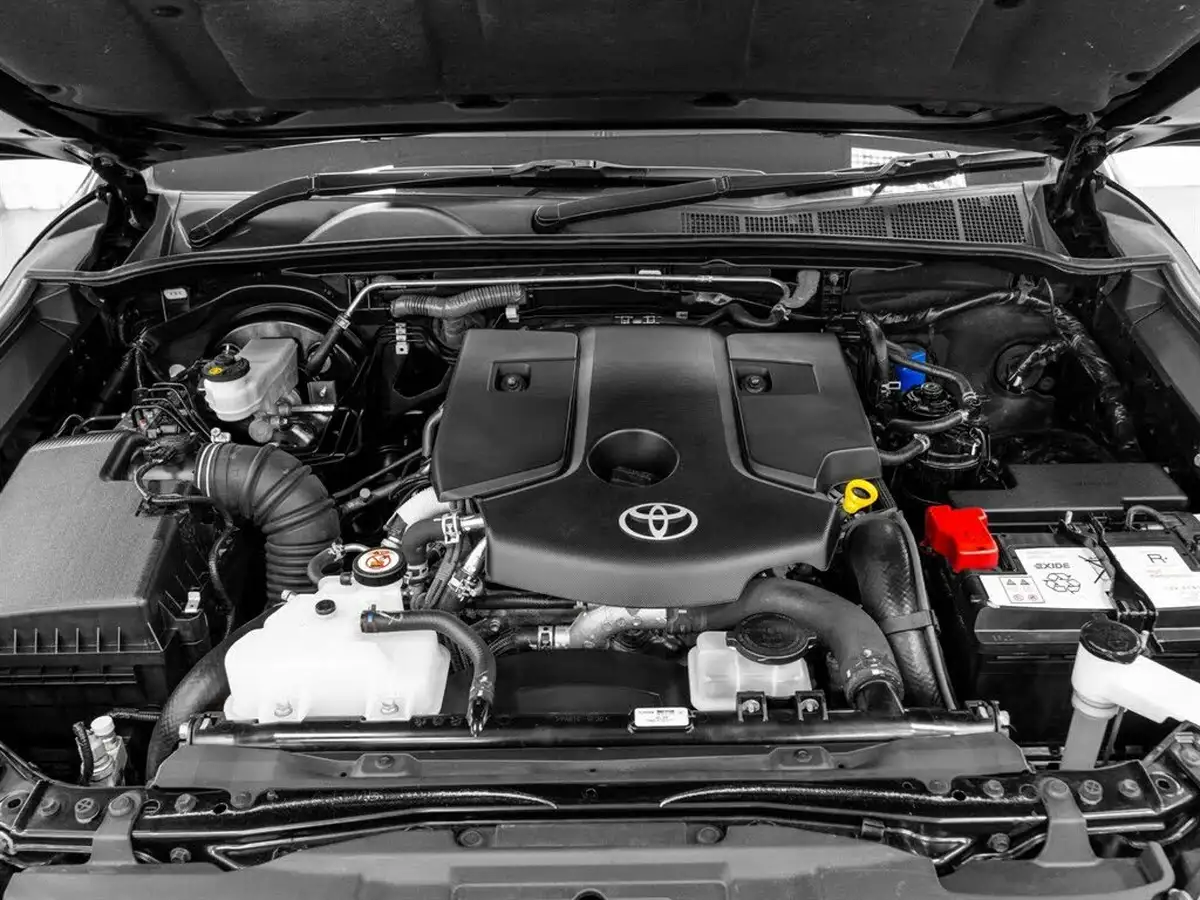 2018-toyota-hi-lux-24d-4d-invincible-at35-32t-auto-big-26