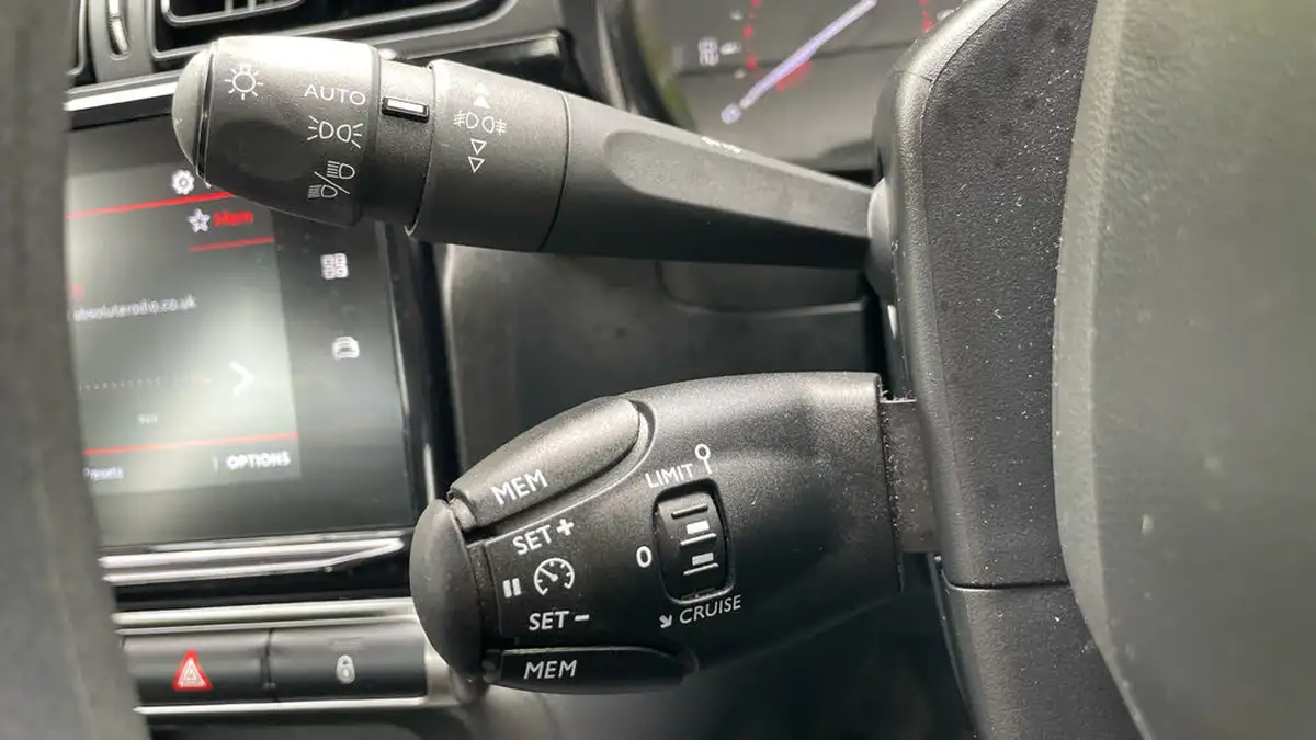 2021-citroen-c3-12-puretech-shine-83ps-big-26