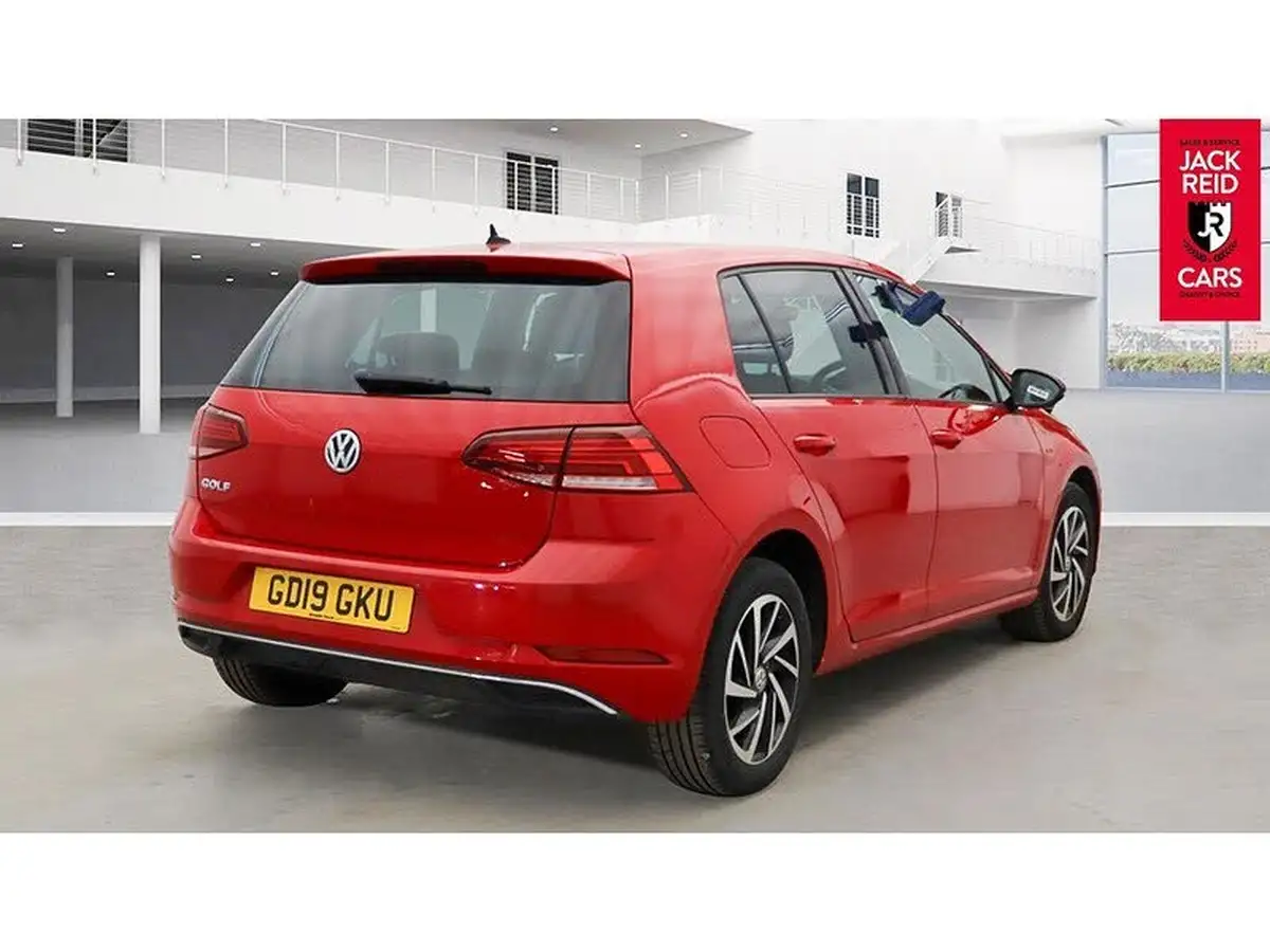 2019-volkswagen-golf-16tdi-match-hatchback-5d-dsg-big-2