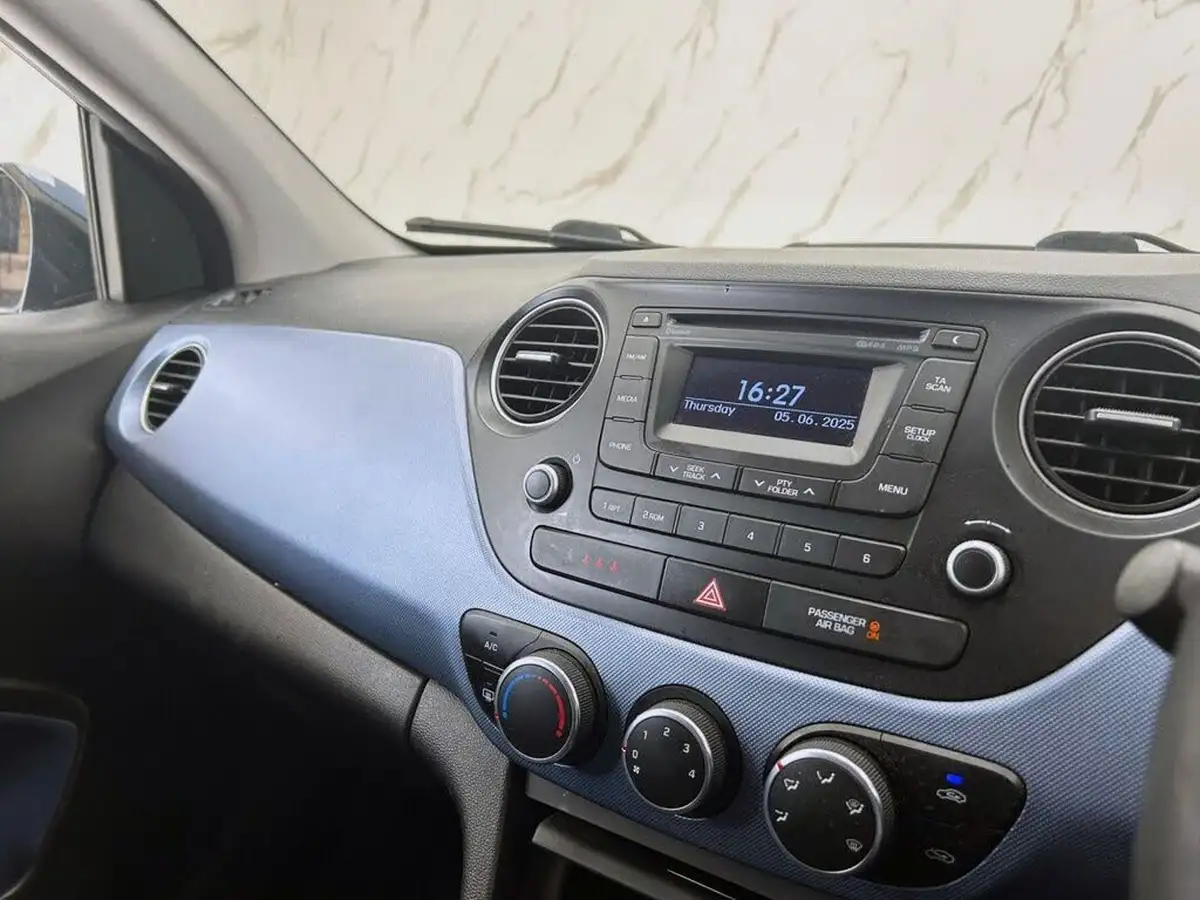 2014-hyundai-i10-10-premium-big-12
