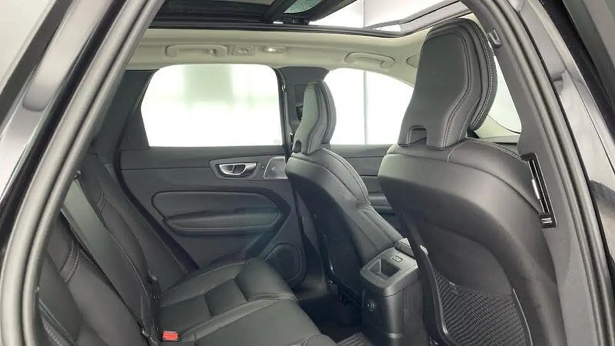2024-volvo-xc60-20-t8-ultimate-dark-big-8
