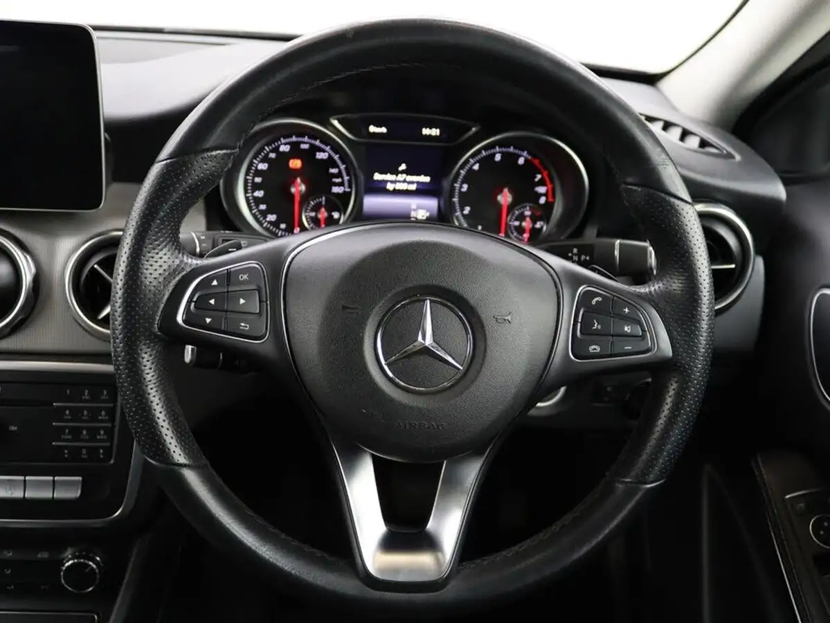 2019-mercedes-benz-gla-class-16-gla-180-urban-edition-7g-dct-big-19