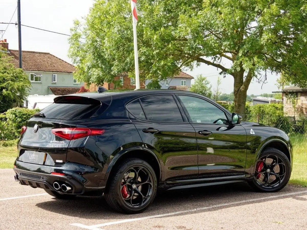 2018-alfa-romeo-stelvio-29-biturbo-quadrifoglio-big-7