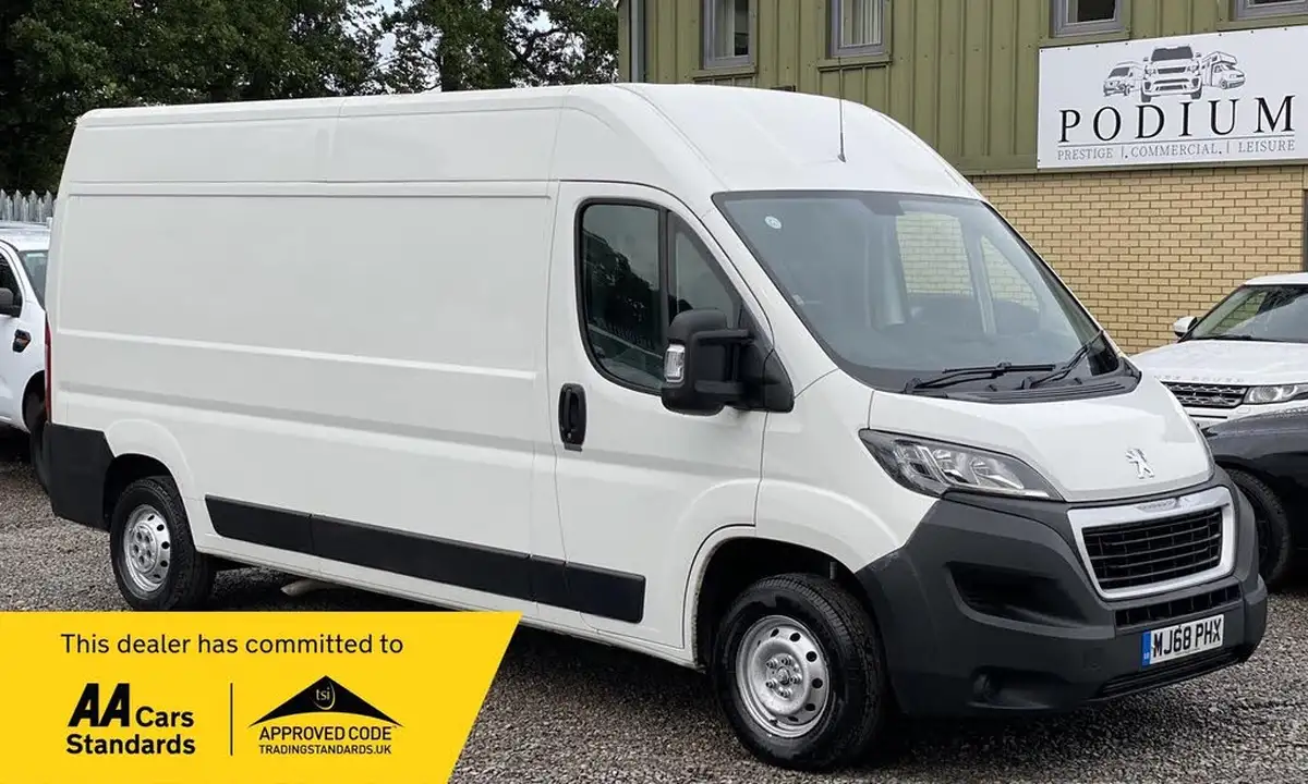 2019-peugeot-boxer-20-bluehdi-professional-335-l3-h2-big-0