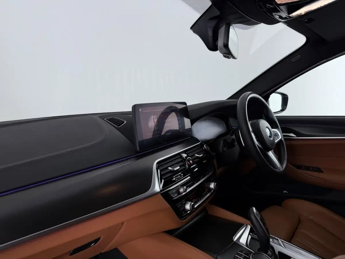 2021-bmw-5-series-20td-520d-m-sport-mht-saloon-4d-big-16