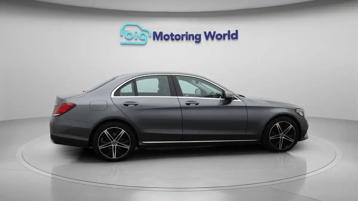 2020-mercedes-benz-c-class-15-c200-sport-ss-saloon-4d-big-8