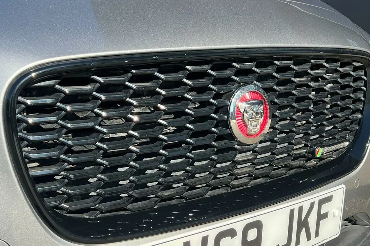 2020-jaguar-xe-20d-r-dynamic-s-big-16