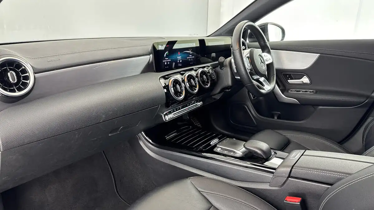 2022-mercedes-benz-cla-13-cla-180-amg-line-coupe-4d-big-8
